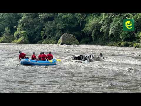Un vehículo con 11 ocupantes cayó al río Upano en Morona Santiago