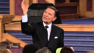 Vive en el Amor de Dios y Harás Sus Obras - Kenneth Copeland
