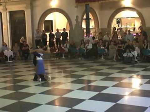  Roxana Suarez  and  Sebastian Achaval  are  dancing  to  the  milonga  "  Milonga Brava  "