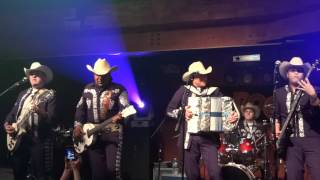 BRONCO EL GIGANTE DE AMERICA LOS COMPADRES (EN VIVO)