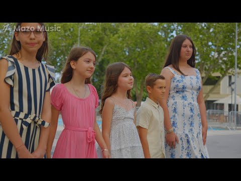 Mazo Music Channel - Cel mai fericit de pe pamant - (Video Oficial)