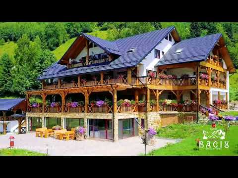 CONACUL BACIU BUCOVINA - Priveliști uluitoare în stil rafinat, dar tradițional
