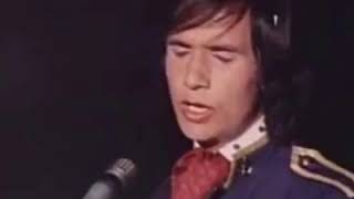 Roberto Carlos cantando a música ( E tempo de amar) de 1967..CBS