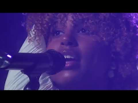 chlothegod - Nearly Straight (Live EP Performance)