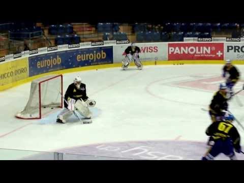 Kloten Flyers Martin Gerber beim warm machen gegen HC Davos 28.2.14