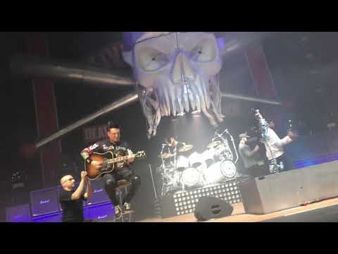 Five finger death punch wrong side of heaven/guitar smash Portland Maine 12/11/18