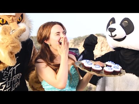 デザート」ミュージックビデオ - 舞台裏 ('Dessert' Music Video - BEHIND THE SCENES)