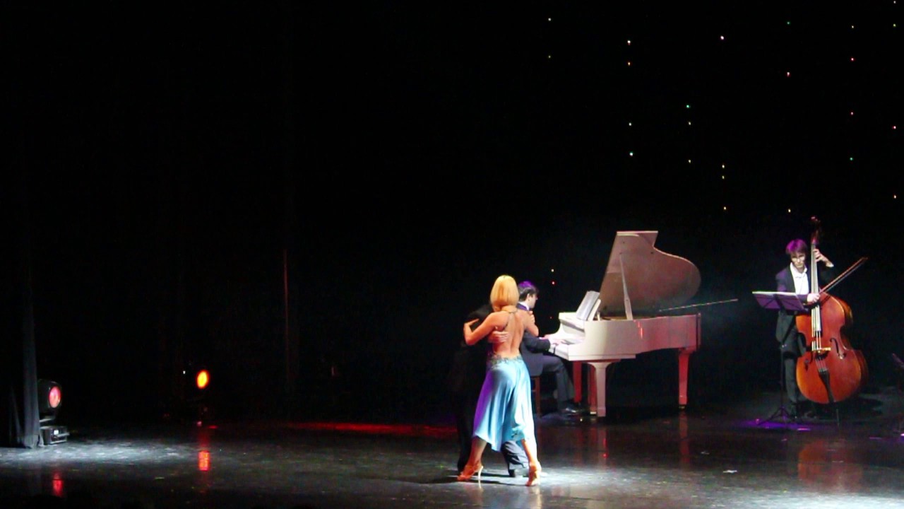 9. Aoniken Quiroga & Alejandra Mantiñan