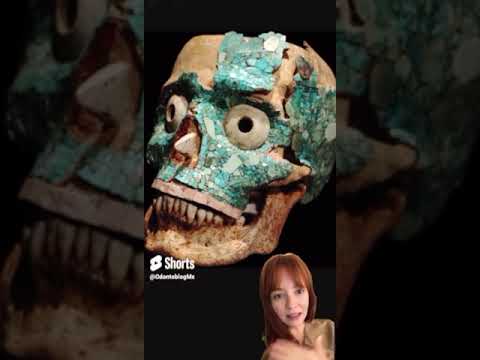 Cráneo con turquesas 💀