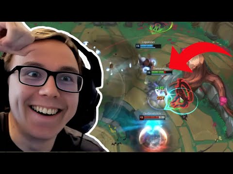 DOMINATING ARENA WITH HYBRID EZREAL !! 😱 | Thebausffs