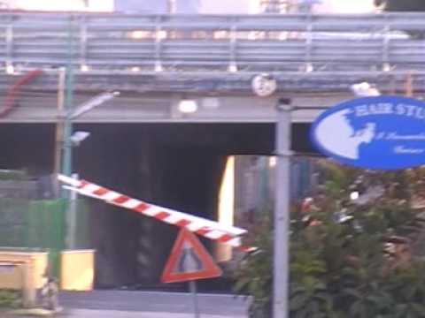 passaggio a livello di via pasquale vitiello a scafati 12 treno.MOD