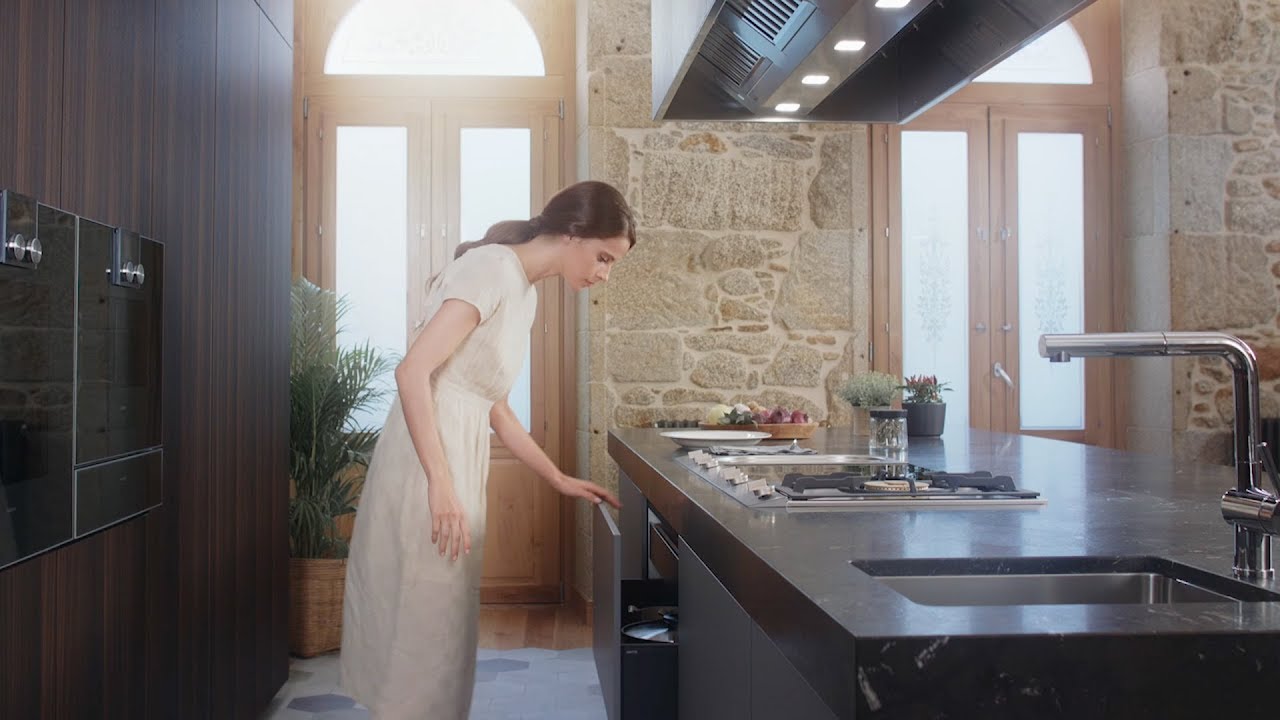 Cocinas/kitchens – SANTOS | Cocina con isla, mesa y aparador | Colección 2019