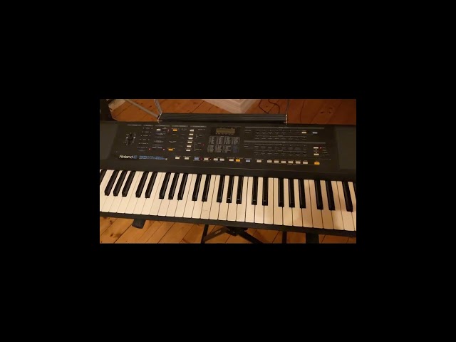 1454212 Roland E-35 synthesizer