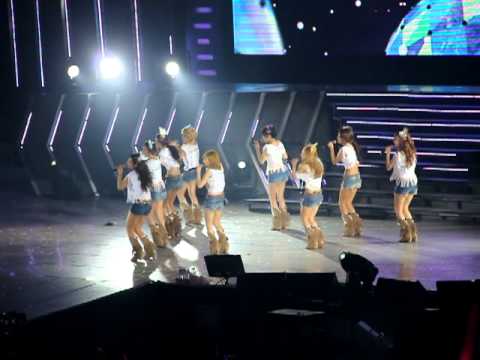 111209 [fancam] Girls' generation - Into The New world