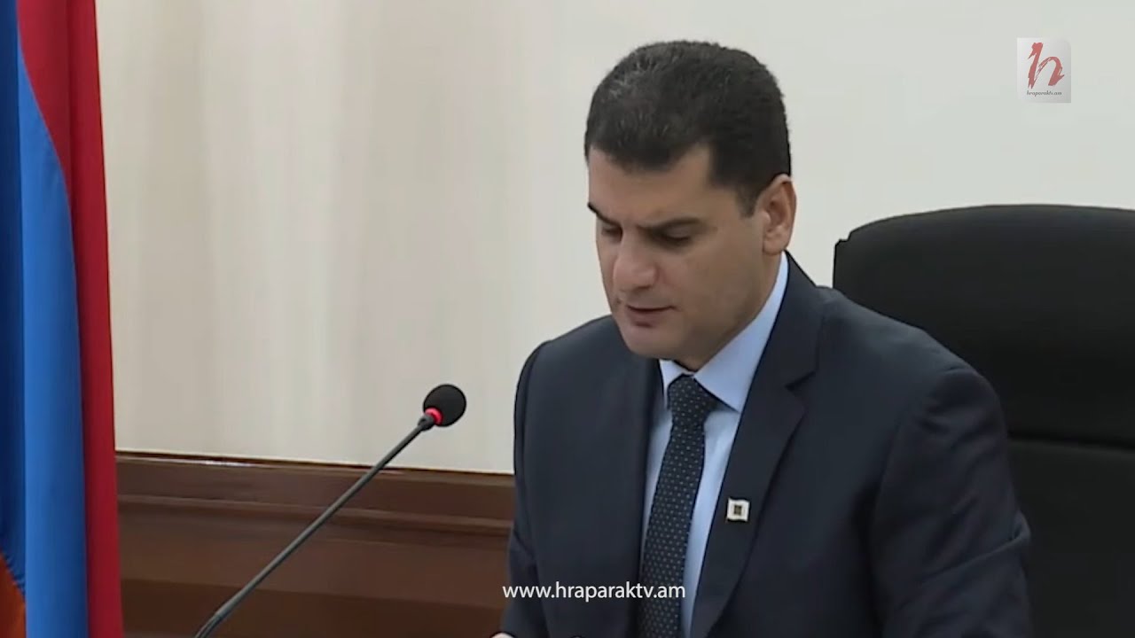 Քաղաքապետը դժգոհեց․ «Ամեն մեկիդ ենթակայության տակ 1000 մարդ ա աշխատում, բայց անավարտ ծրագրեր ունեք»