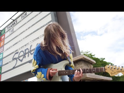 PYNKIE - Big Feeling (music vid:)