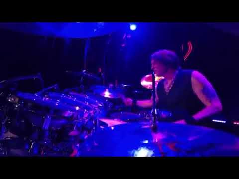 Yes Rehearsals: 10/23/22 - Tuscon - Jay Schellen practicing before a show