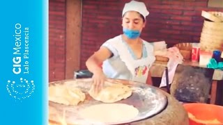 preview picture of video 'Barro, comida y fiesta en Oaxaca'