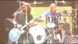 Foo Fighters - Cheer Up, Boys (Your Make Up Is Running) (Pinkpop 2008)