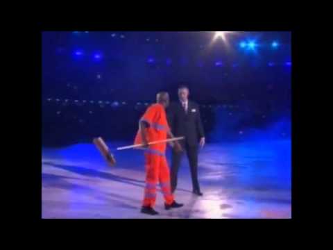 O gari Renato Sorriso, na festa de encerramento da Olimpada de Londres 2012