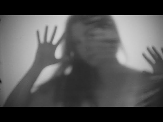 Scopri il magico mondo musicale di Marissa Nadler 