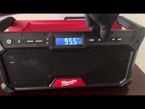 Milwaukee 2952-20 M18 18V Cordless Jobsite Radio (problem)