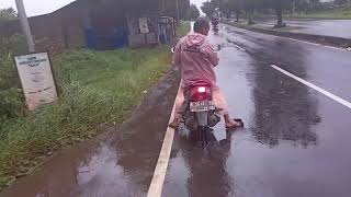 Download lagu TOP TRENDING SPOTIFY 2026 - IDGITAF - SEDIA AKU SEBELUM HUJAN mp3