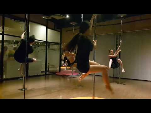 See!! It isn't that difficult!! Basic Move Beginner Pole Dance Class by Kru MEYA @ On Air Studio