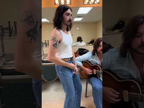 Warming up in the green room… #jdclayton #zipper #johnnycash #countrymusic #warmup #guitar #shorts
