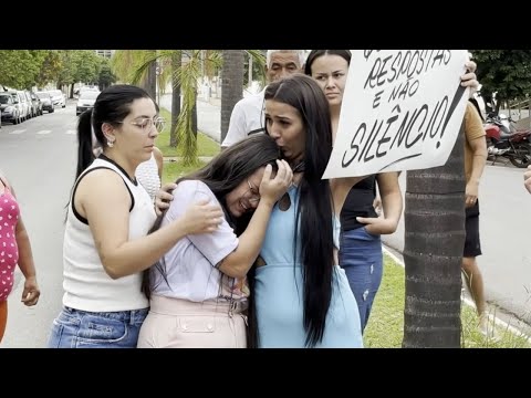 Familiares do pequeno Théo fazem protesto em frente à Hapvida, em Limeira