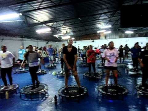 V8 Academia Aula de Power Jump - Mix 28