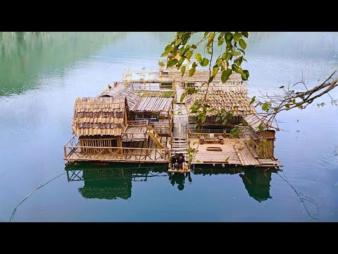 FULL VIDEO: Live alone on a floating bushcraft farm in the middle of a lake.