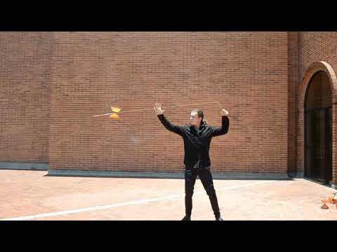 JUGGLER DIABOLO / CIRCUS PERFORMER