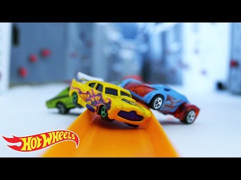 Epic Race Episode 5: Race to the Top! | @HotWheels
