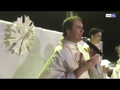 Milhares de fiéis acompanham Nossa Senhora do Sorriso em procissão