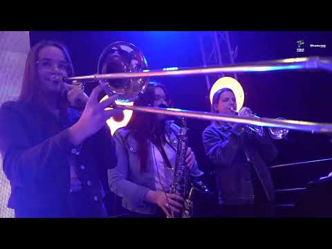 PEWNA FORMA KULTURY – „AUTOBUSY” - ALEKSANDRA ŻACZEK I FILIP GRODZICKI (PODWÓRKOWI CHULIGANI COVER)