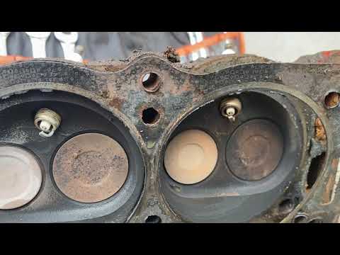 Changing a Holden 308 Head Gasket.