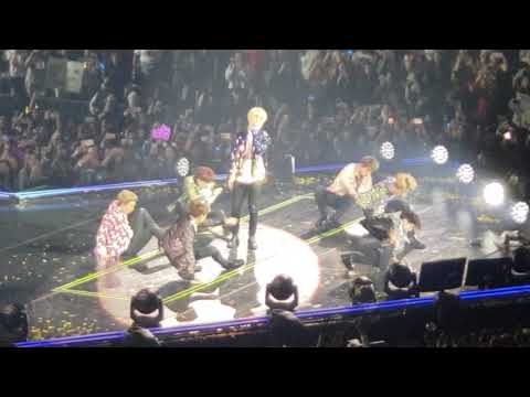 BTS LOVE YOURSELF WORLD TOUR - Blood Sweat & Tears