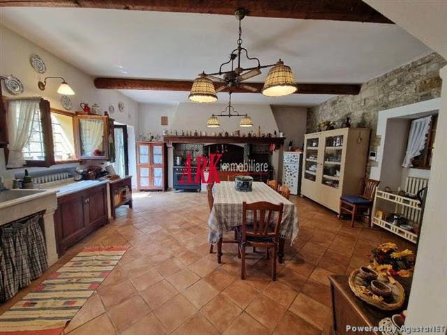 Azienda agricola in VENDITA Compiobbi FIESOLE