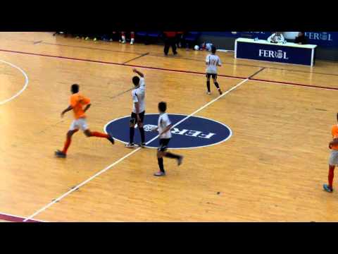 Gol de  Maren O Parrulo Ferrol F.S. juveniles