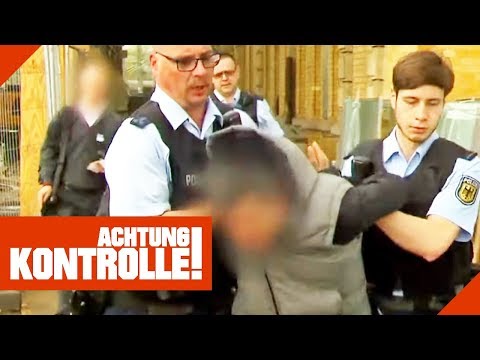 Aggro-Schwarzfahrer landet in der Zelle! Polizei greift hart durch! | Achtung Kontrolle | Kabel Eins