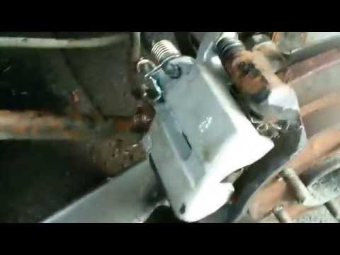 2004 PONTIAC GRAND PRIX GTP REAR BRAKE CALIPER REPLACEMENT