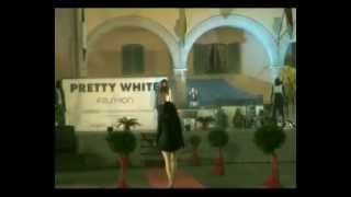 preview picture of video 'Pretty White Urbino - sflilata moda collezione autunno inverno 2014-2015'