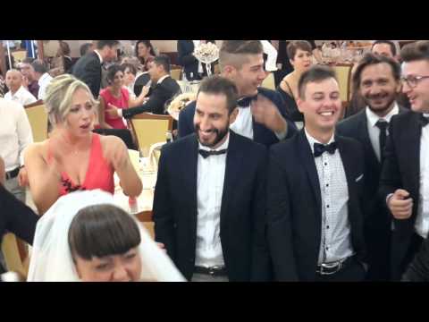 ENTRATA SPOSI DIVERTENTE AL RISTORANTE - IL POGGIO - MUSICA MATRIMONIO BY FRANCESCO BARATTUCCI