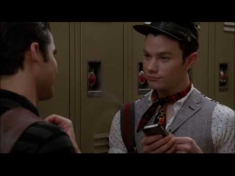 Glee - Blaine compliments and texts Kurt and suggests blowing off glee practice 3x17