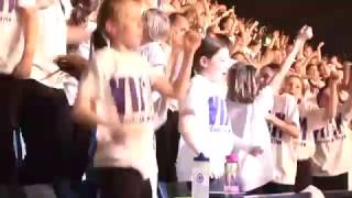 Live While We&#39;re Young   - 5,000 children perform the One Direction hit.