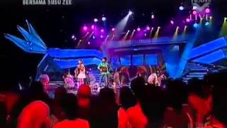Download lagu Tegar Feat Gifty - Aku Yang Dulu Bukanlah Yang Sekarang mp3