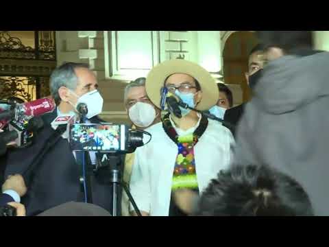 Golpean a congresista Burga tras destitución de Presidente Martín Vizcarra