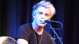Dalton Rapattoni - KVIL acoustic performance - Turn to Stone