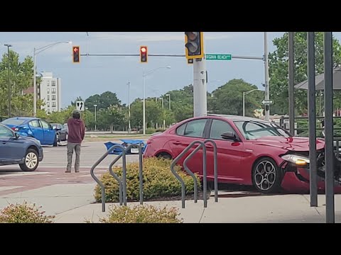VBPD: 2 hurt after crash at intersection of VB Blvd. and Constitution Dr.